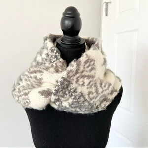 Urban Outfitters Snowflake Fleece Lining Infinity Scarf